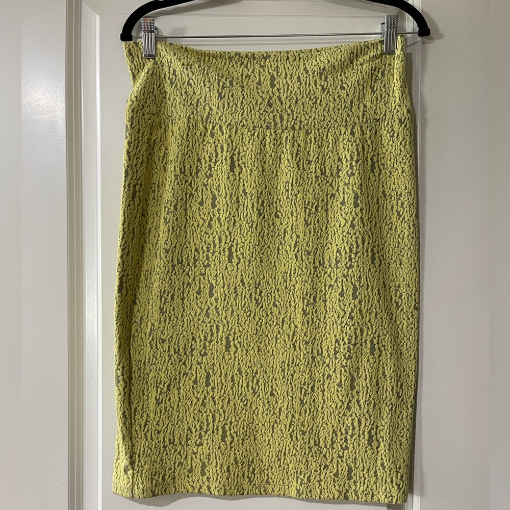 LuLaRoe pull on skirt size M
